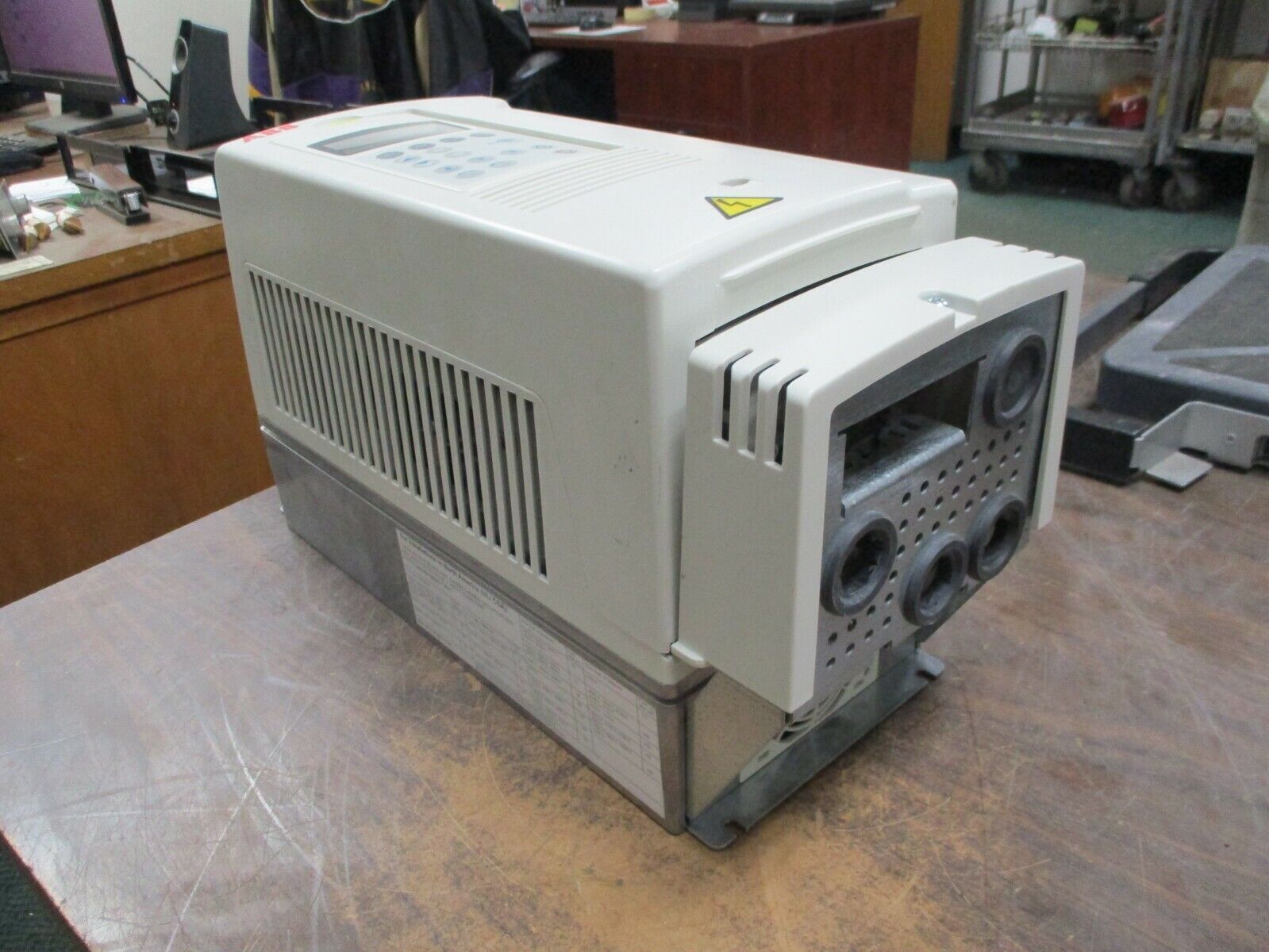 ABB ACS800 AC Drive ACS800-01-0009-5+E202+K451+L502+N653+R700 7.5HP 3Ph Used