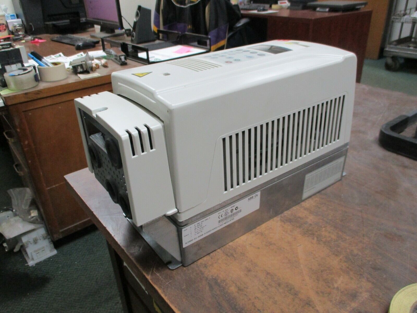 ABB ACS800 AC Drive ACS800-01-0009-5+E202+K451+L502+N653+R700 7.5HP 3Ph Used