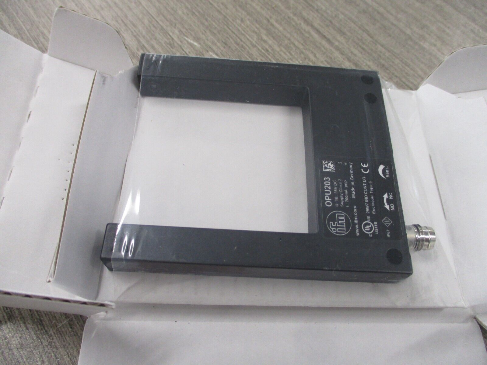 ifm OPU203 Photoelectric Fork Sensor OPU-FPKG/AS Type 6 Enclosure New Surplus