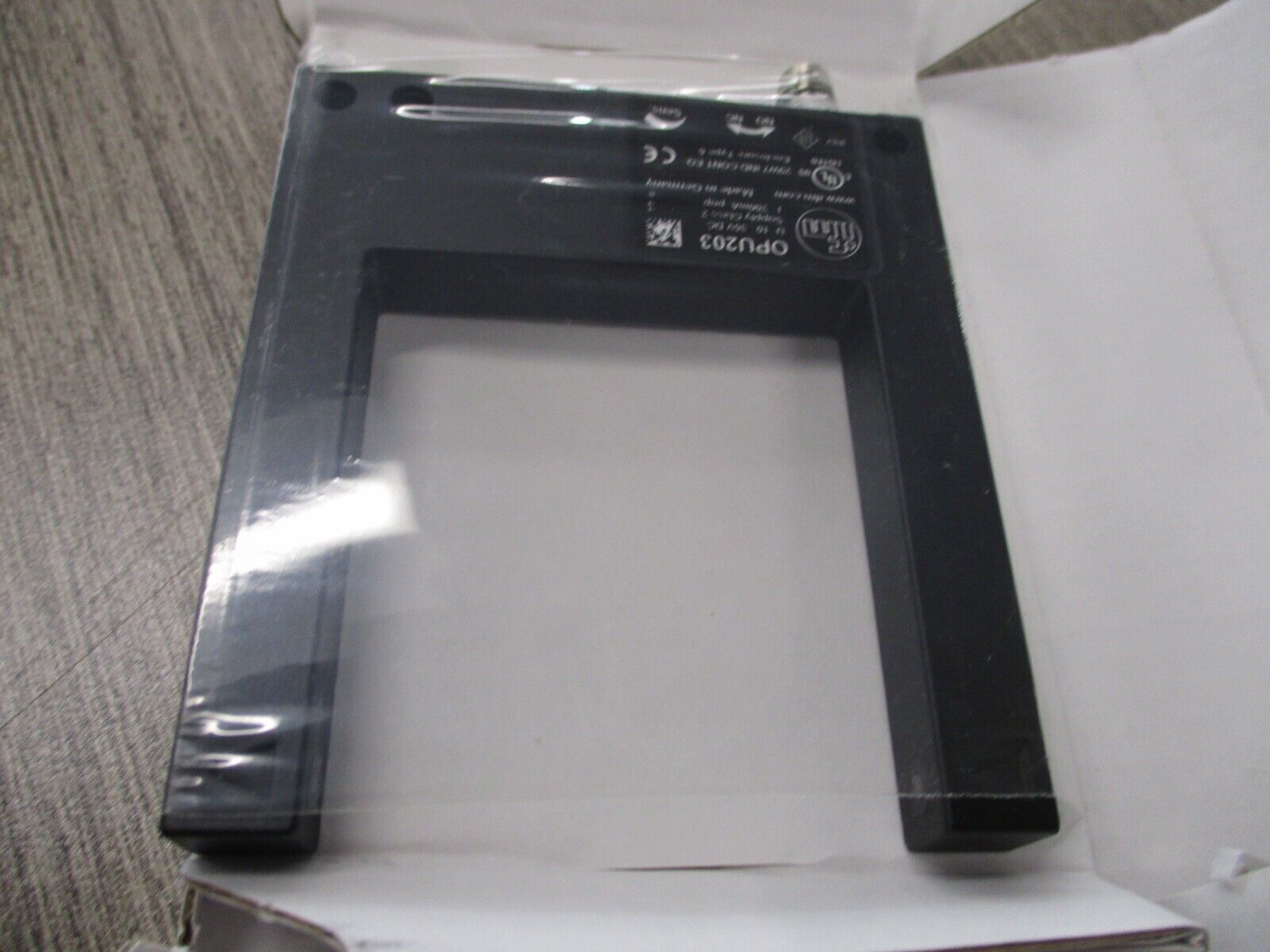 ifm OPU203 Photoelectric Fork Sensor OPU-FPKG/AS Type 6 Enclosure New Surplus