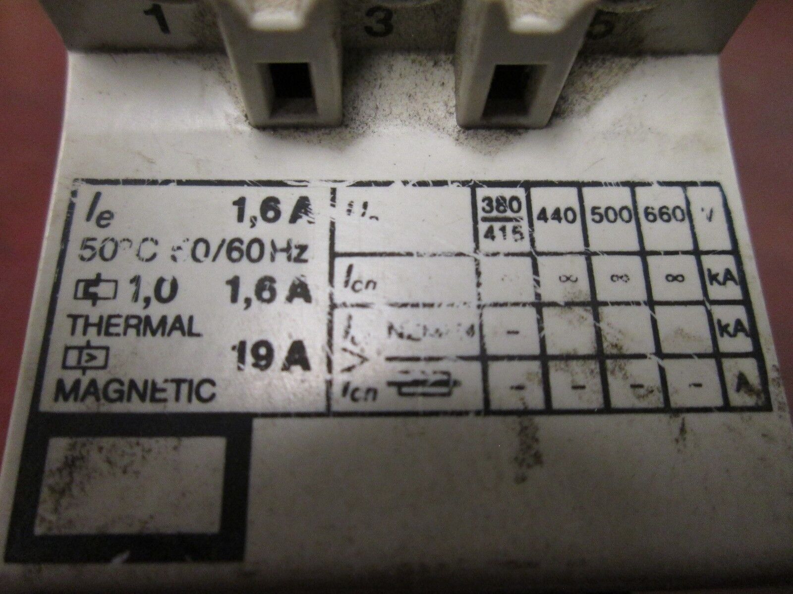 Square D Manual Motor Starter 2520 MP1.0 Range: 1-1.6A Used