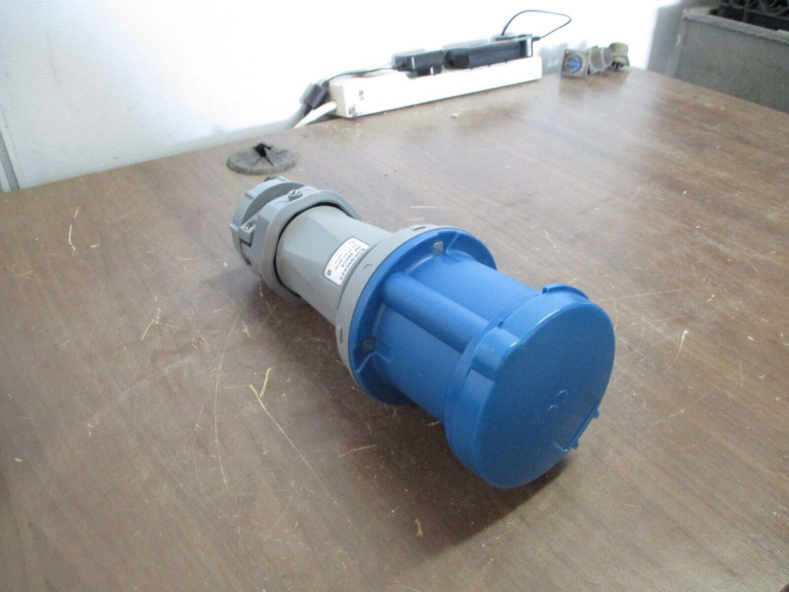 Mennekes Connector ME 460C9 60A 250V 3P 4W Used