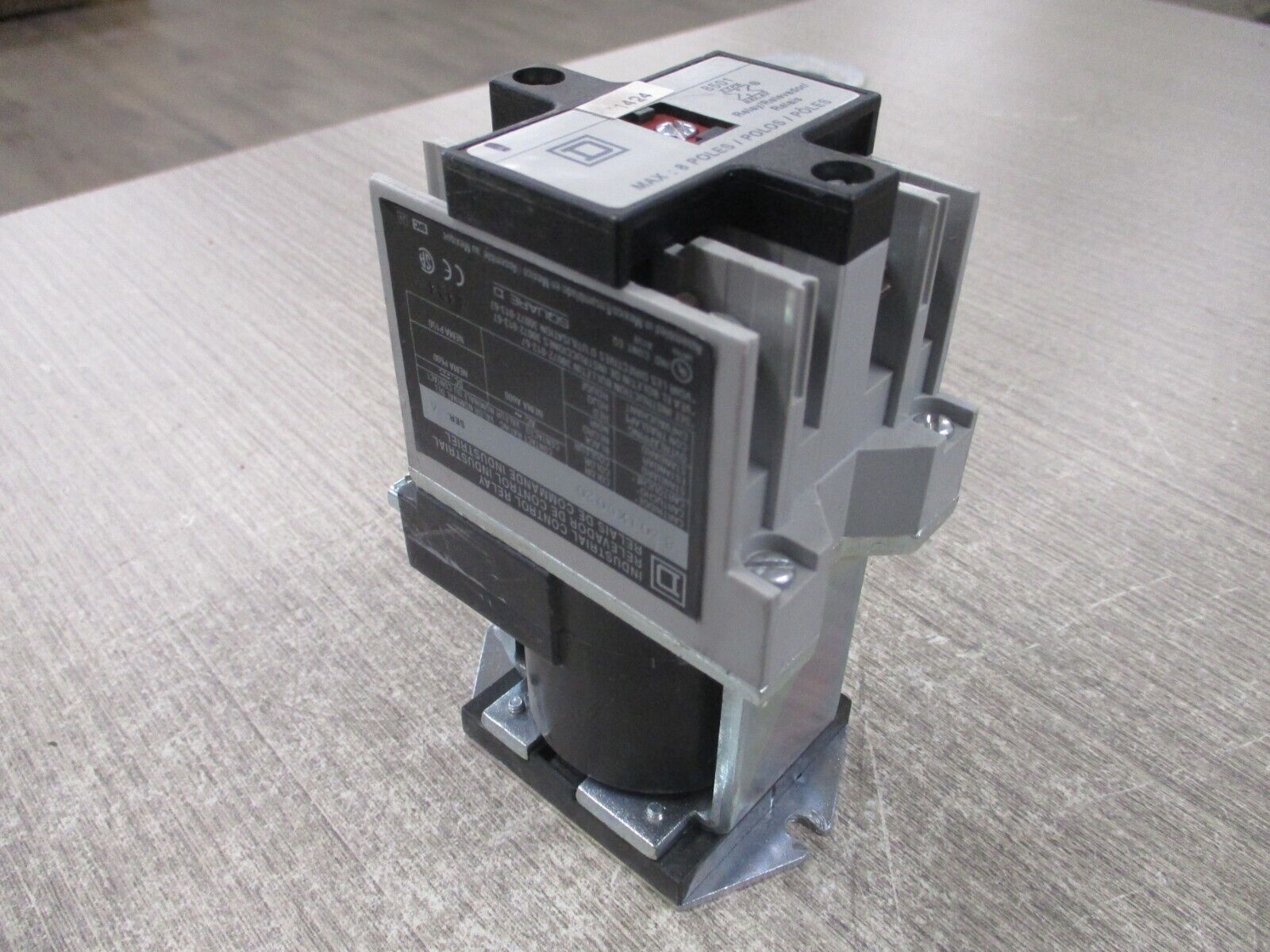 Square D Type x Relay 8501XD020 Ser.A 115/125VDC Coil 8 P Used