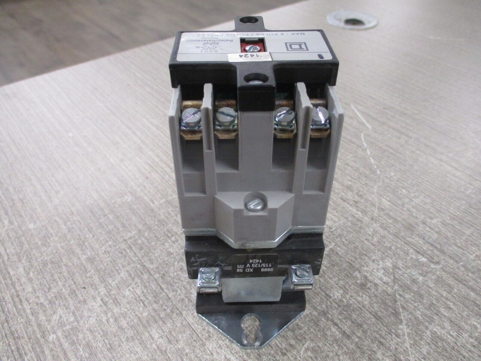 Square D Type x Relay 8501XD020 Ser.A 115/125VDC Coil 8 P Used