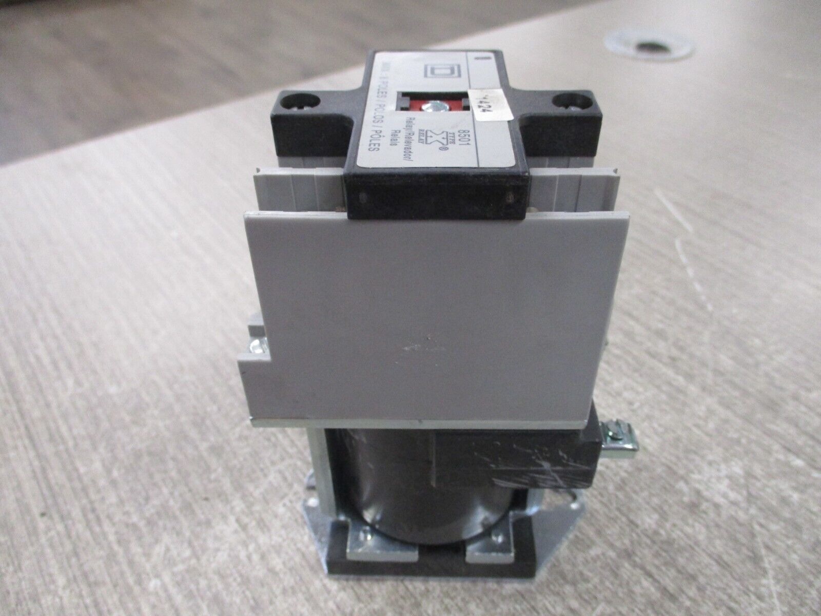 Square D Type x Relay 8501XD020 Ser.A 115/125VDC Coil 8 P Used