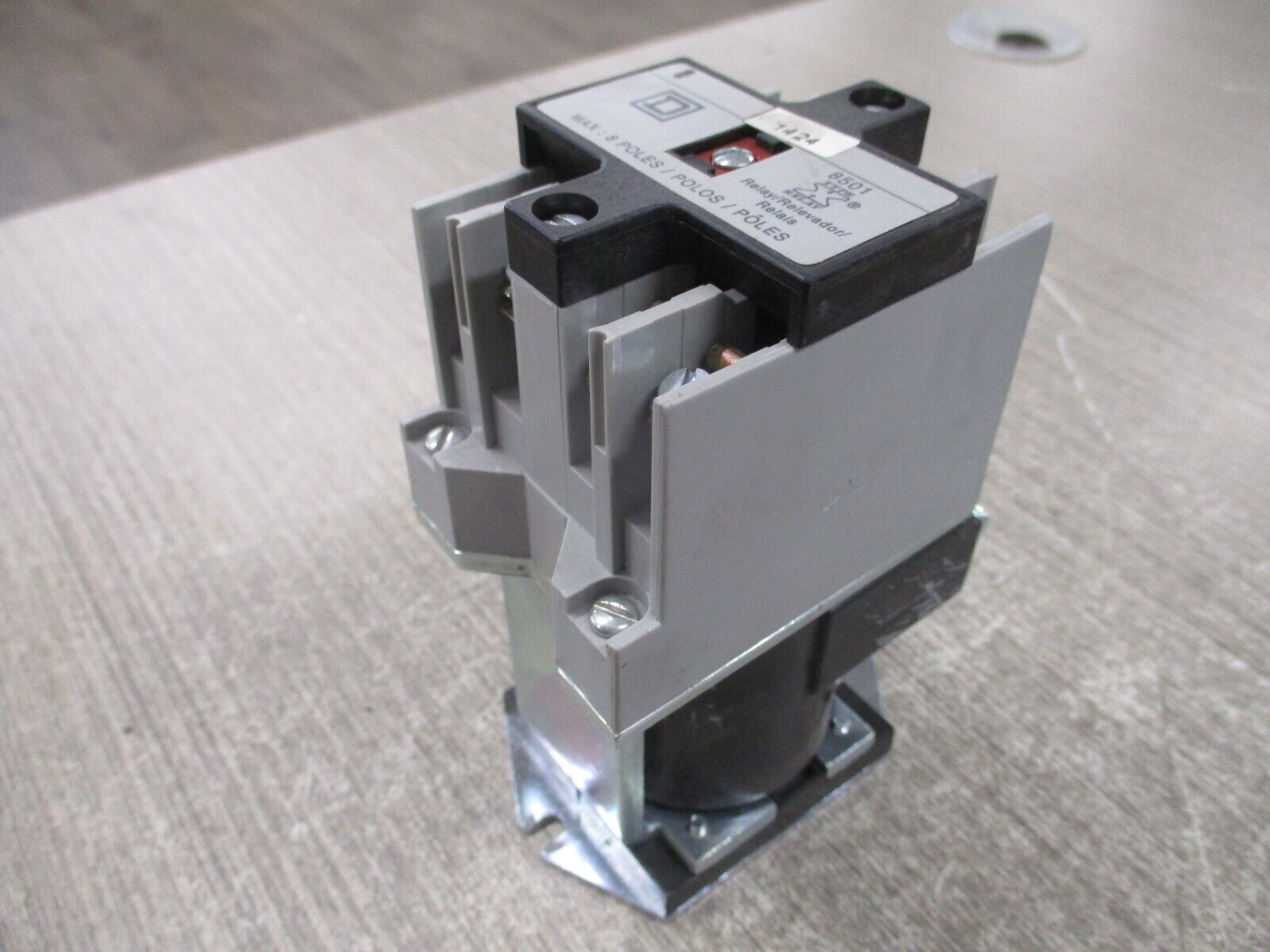 Square D Type x Relay 8501XD020 Ser.A 115/125VDC Coil 8 P Used