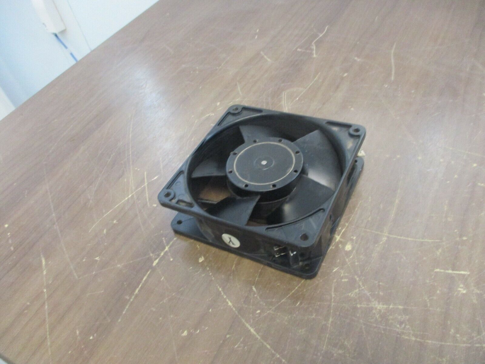 IkuraFan Axial Fan UHS4556M 220V 50/60Hz 20/18W Used