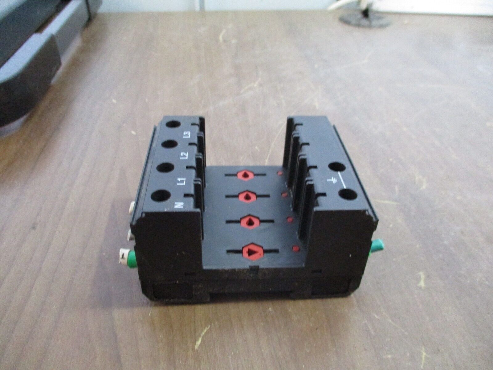 Phoenix Contact Surge Arrester Base VAL-MS 120/3+1/FM-UD Used