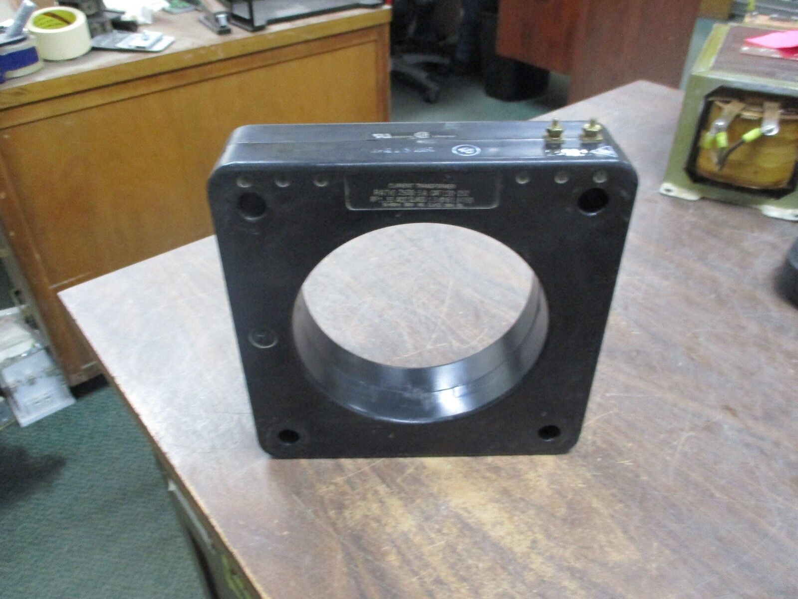 PMC Current Transformer 120-252 Ratio: 2500:5A 600V 50-400Hz 10KV BIL Used
