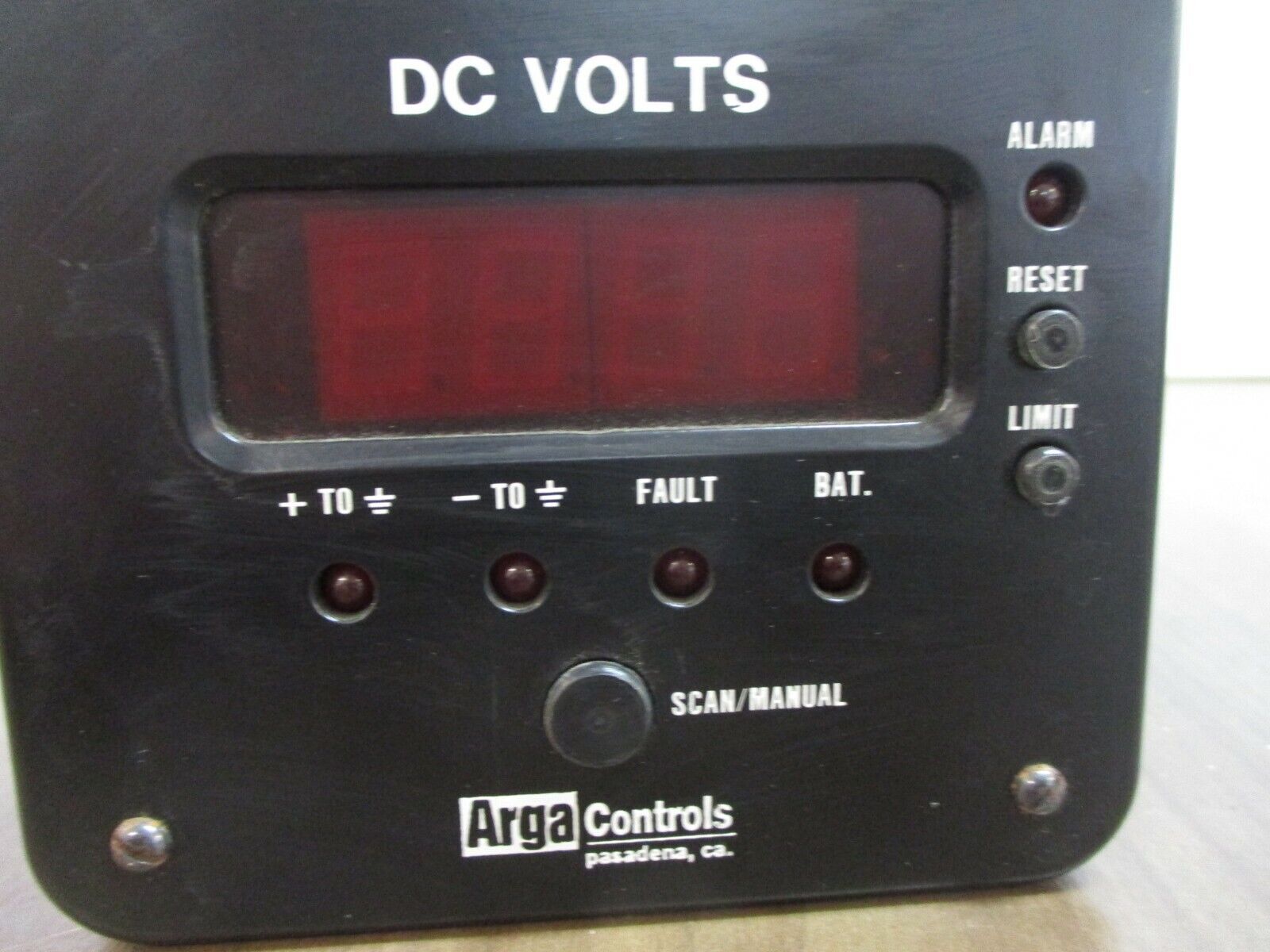 Arga Controls Battery Voltage/Ground Meter/Alarm Relay 25-494-I01 125VDC Used