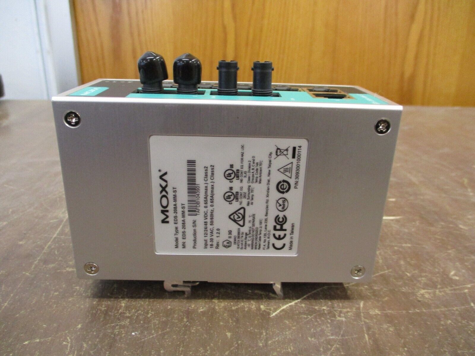 Moxa Unmanaged Ethernet Switch EDS-208A-MM-ST Rev. 1.2.0 8-Port Used