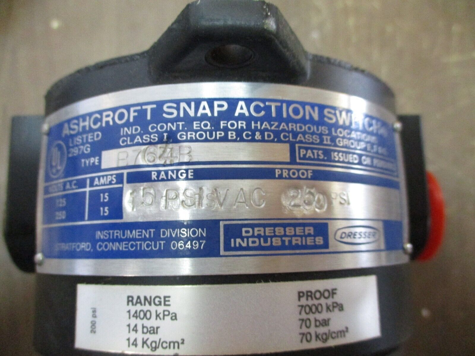 Ashcroft Snap Action Switch B764B 15PSI *Damaged Box* New Surplus