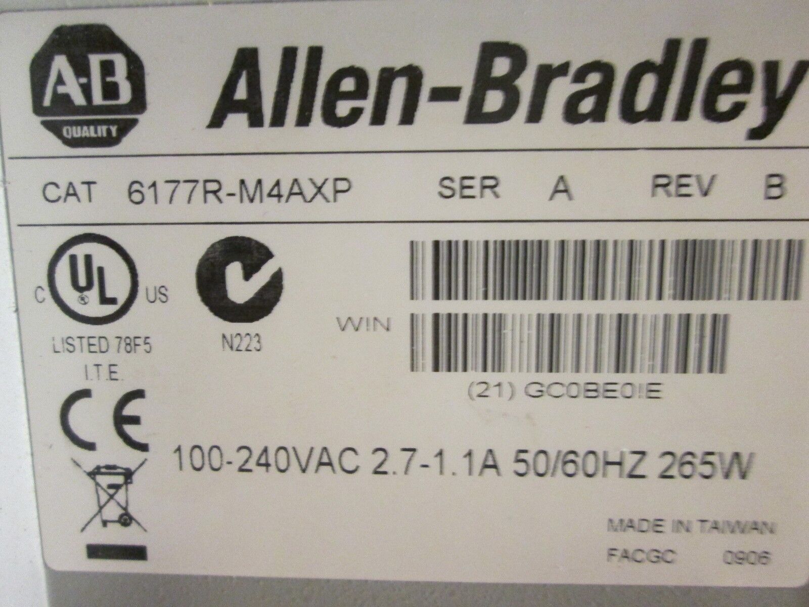 Allen-Bradley VersaView 750R 6177R-M4AXR 100-240V 2.7-1.1A 50/60Hz Used