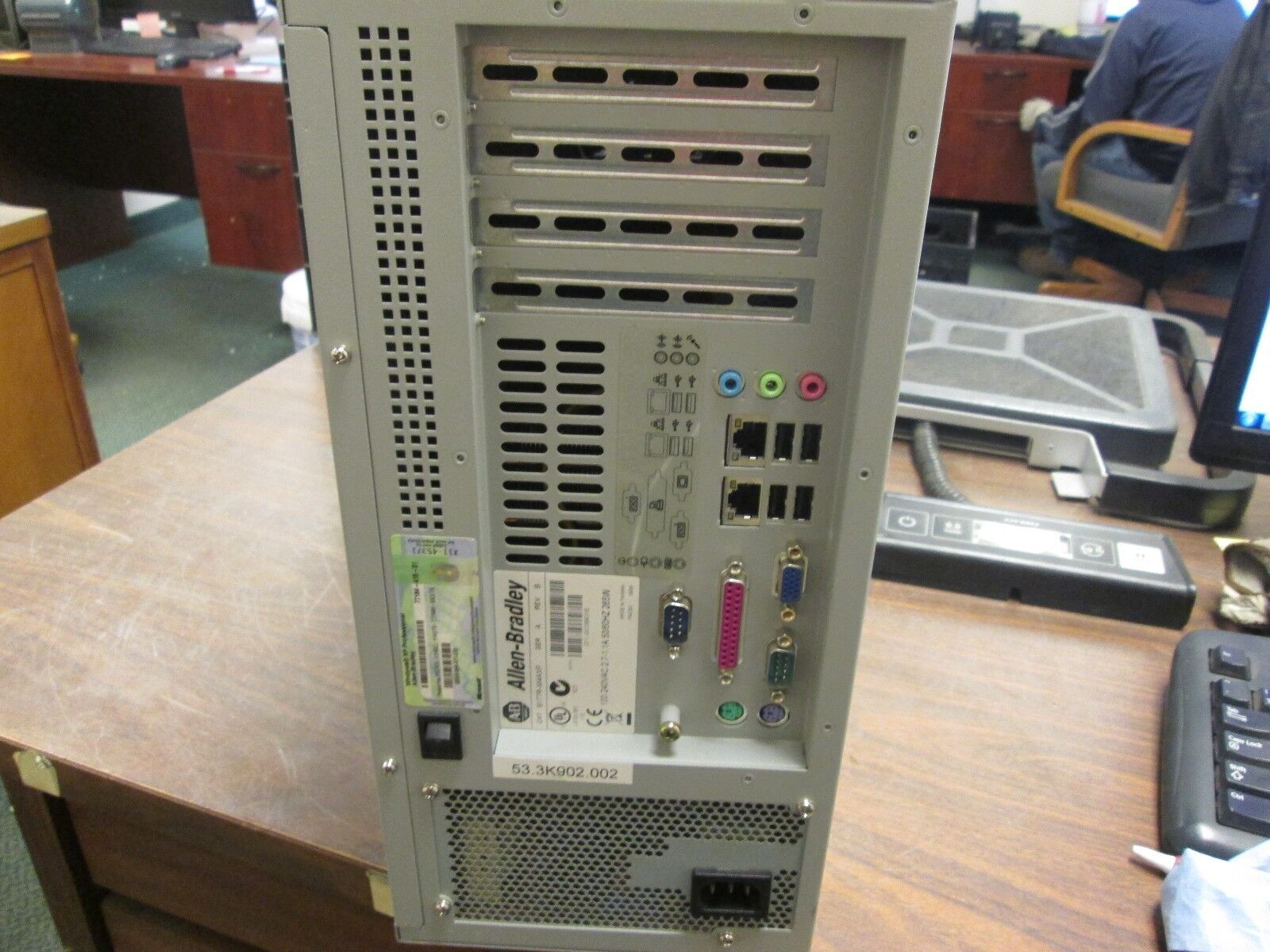 Allen-Bradley VersaView 750R 6177R-M4AXR 100-240V 2.7-1.1A 50/60Hz Used