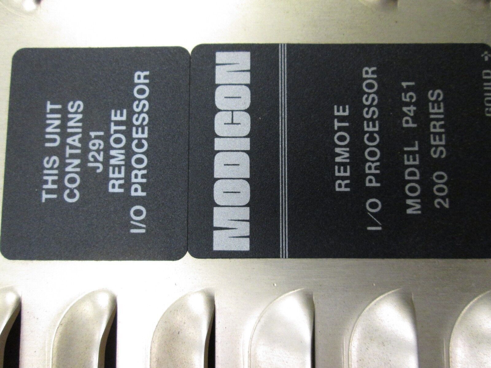 Modicon Remote I/O Processor P451 200 series Input: 115/230 VAC
