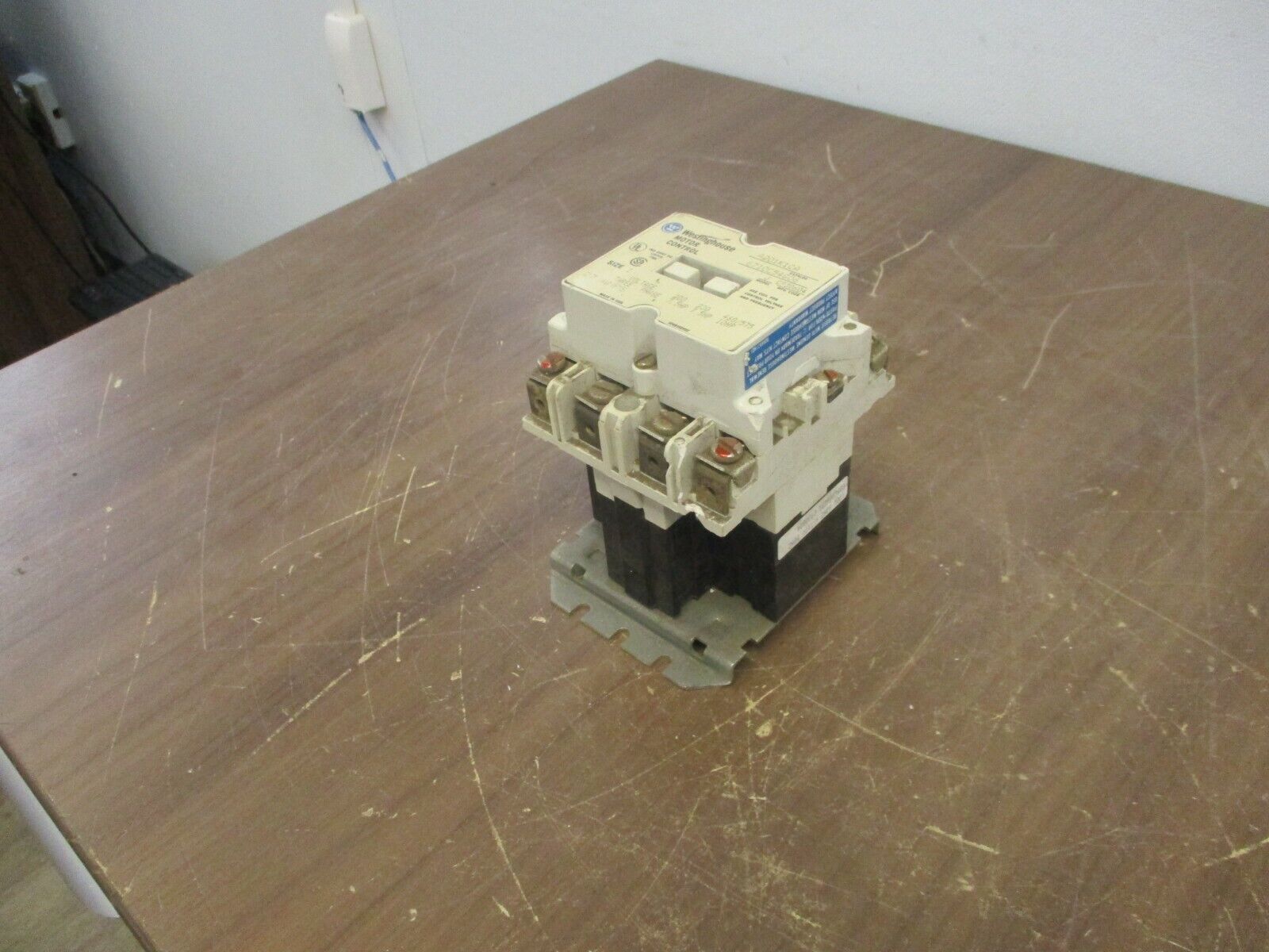 Westinghouse Size 1 Contactor A201K1CA 120V Coil 27A Used Cracked Insulator/Side