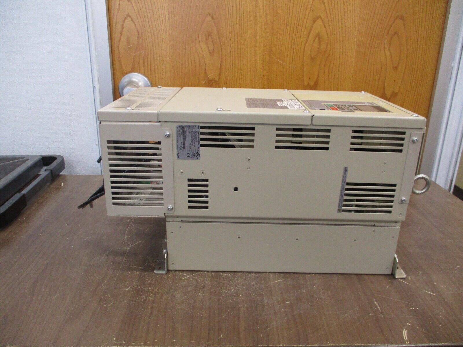 Yaskawa P1000 AC Drive CIMR-PU4A0058FAA Rev. A 40HP 3Ph w/ Keypad Used