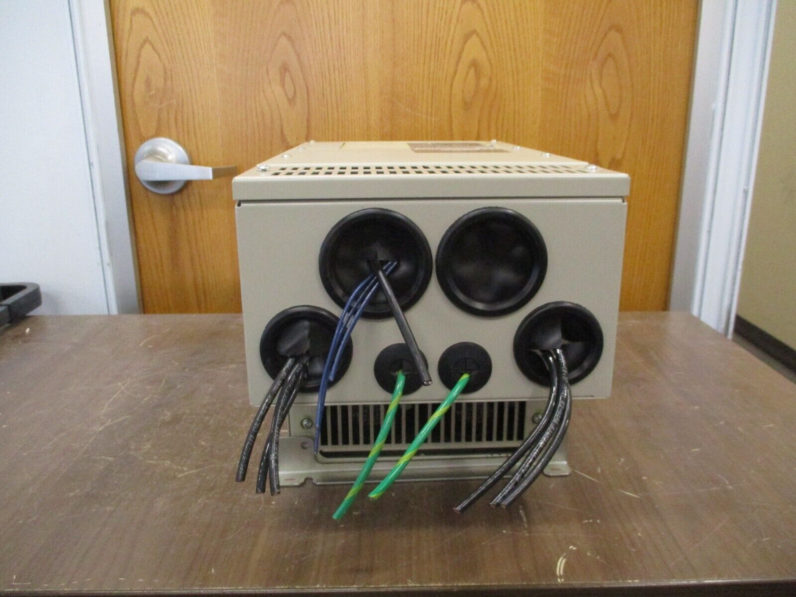 Yaskawa P1000 AC Drive CIMR-PU4A0058FAA Rev. A 40HP 3Ph w/ Keypad Used