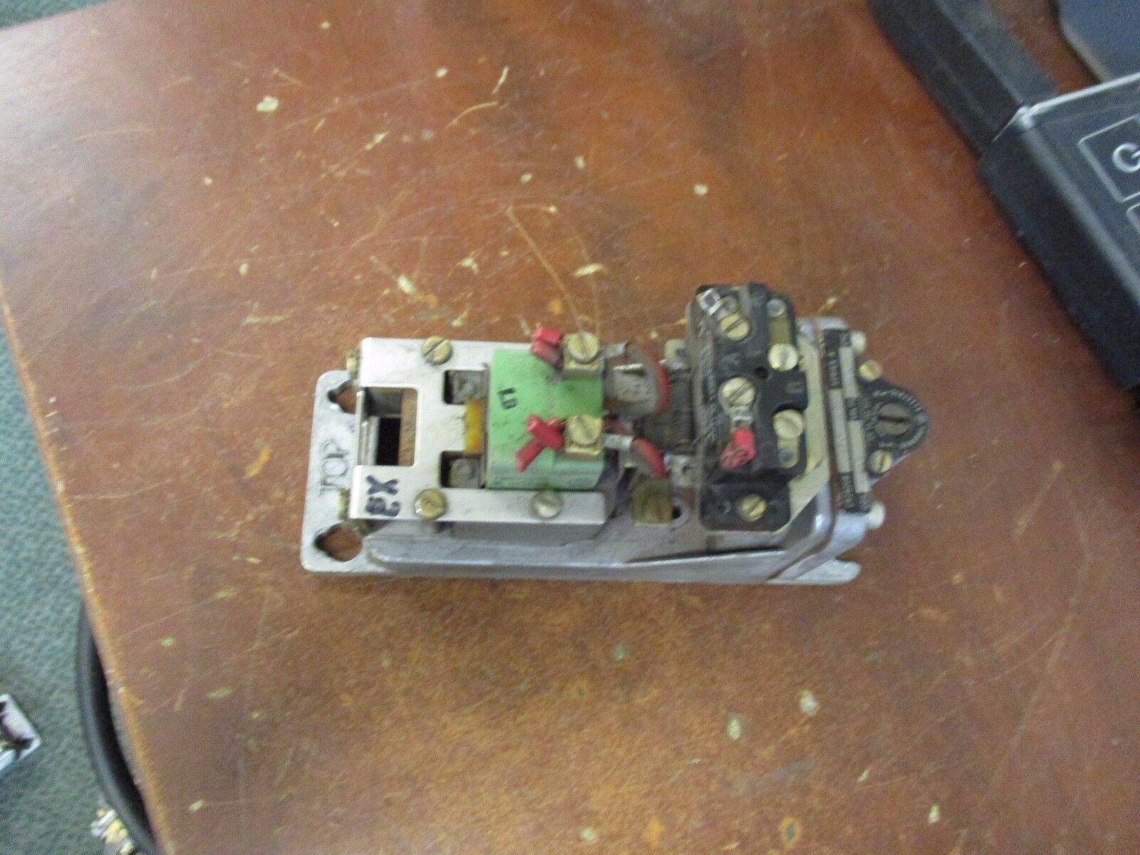 GE Time Delay Relay CR2820B110AA2 110V Coil Range: 1/5-180sec Used