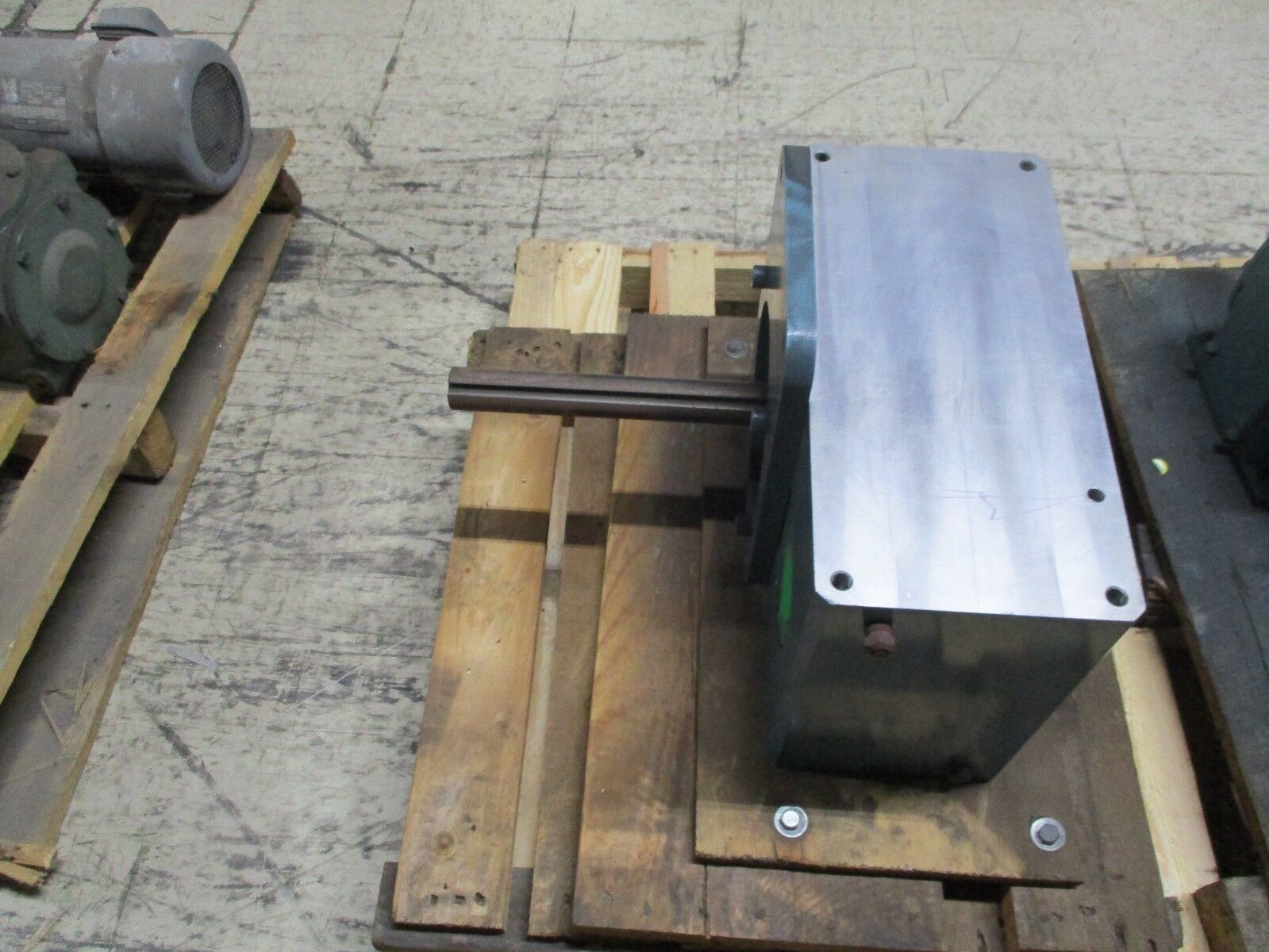 Camco Parallel Index Drive 512P3H48-270 *No Key* New Surplus