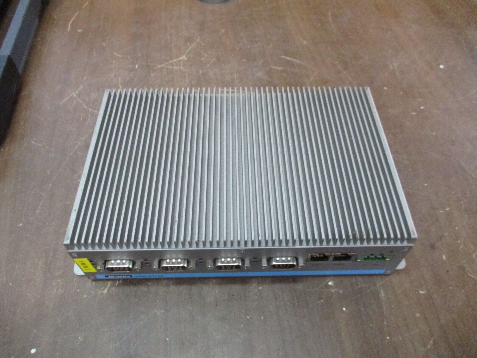 Advantech Industrial Computer UNO-2174A-A33E 9-36VDC 5A Used