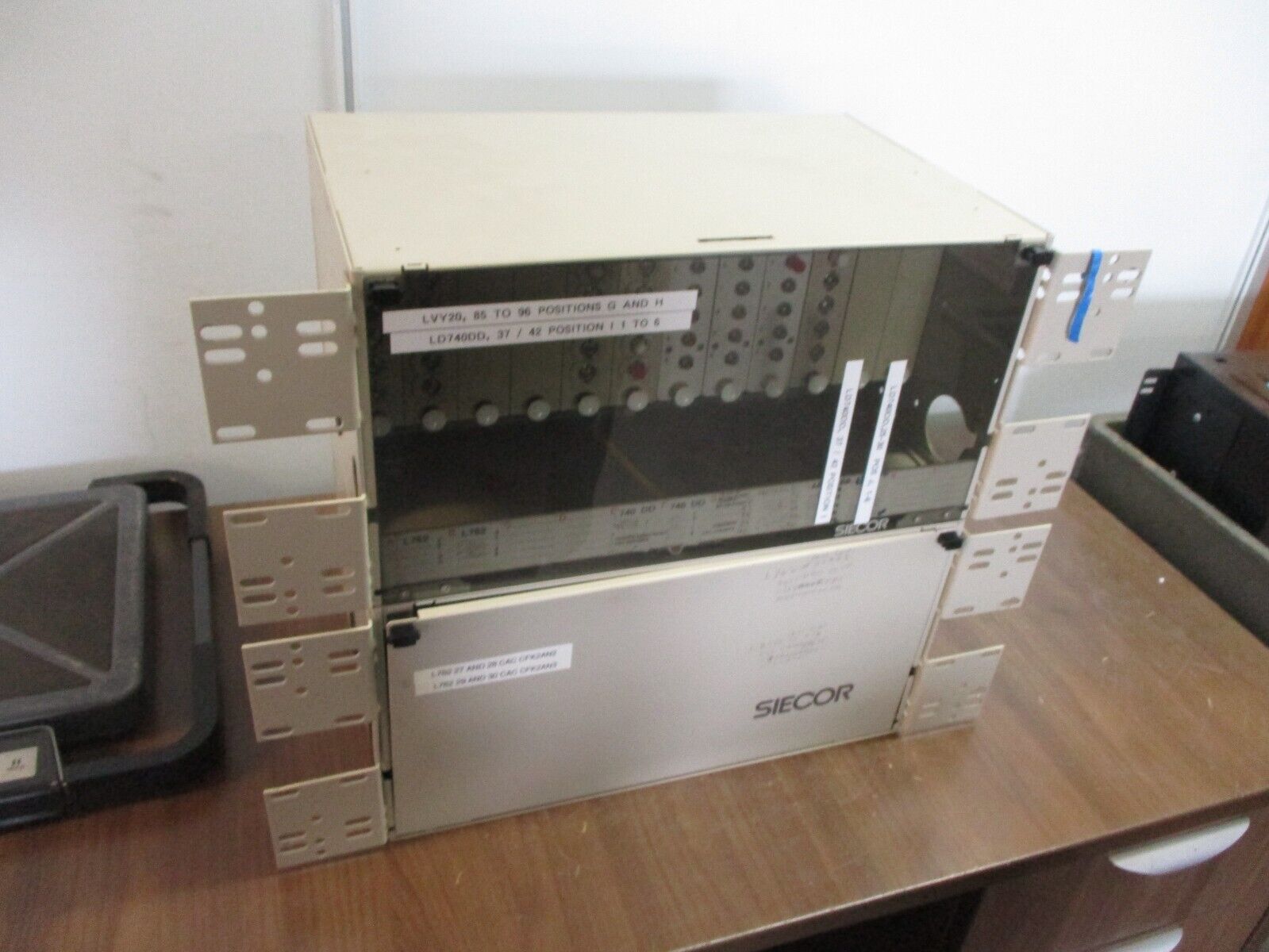Siecor Fiber Distribution Center FDC-002 72. Cap. Used