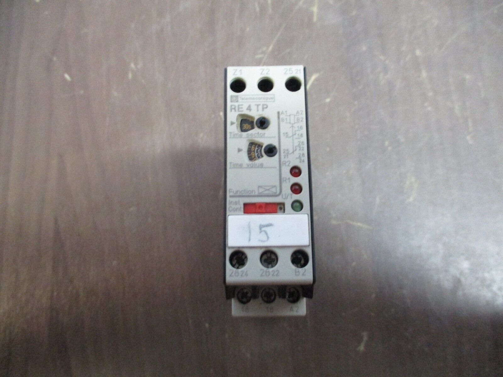 Telemecanique Time Delay Relay RE4TP13BU Range: 0.05s-300h Used