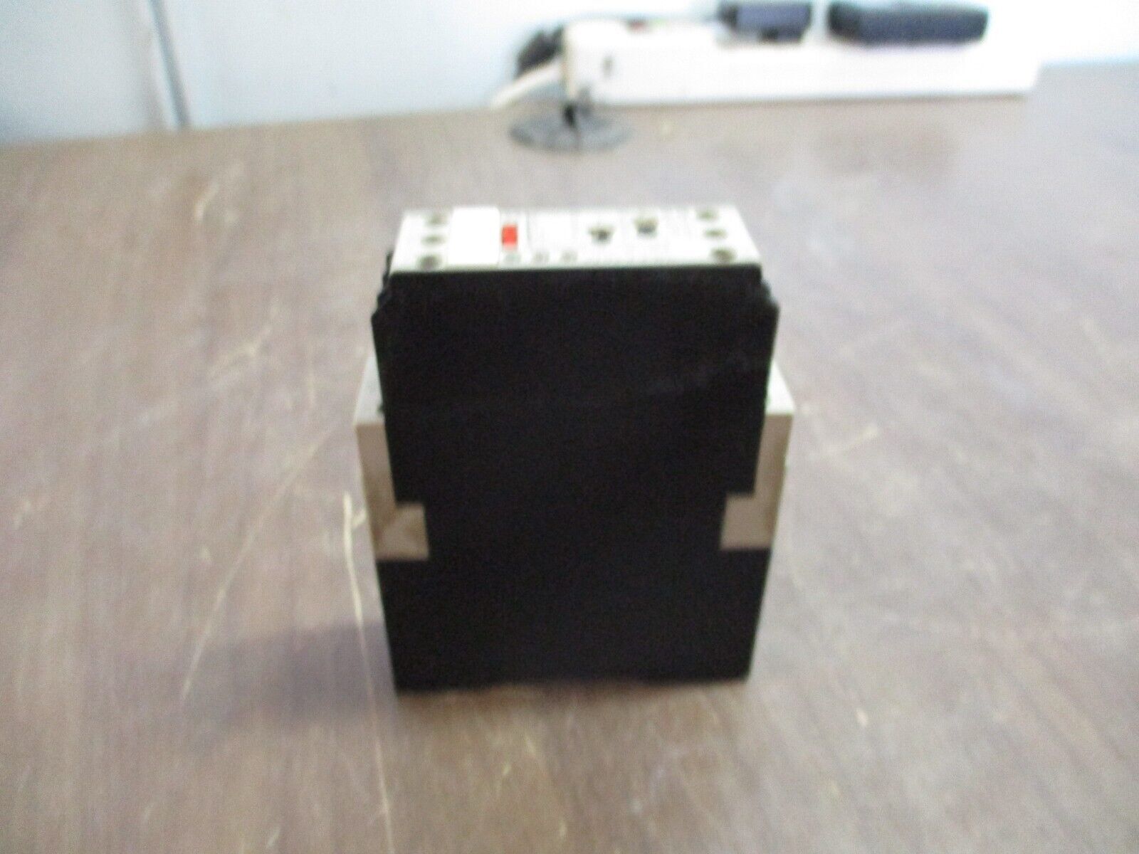 Telemecanique Time Delay Relay RE4TP13BU Range: 0.05s-300h Used
