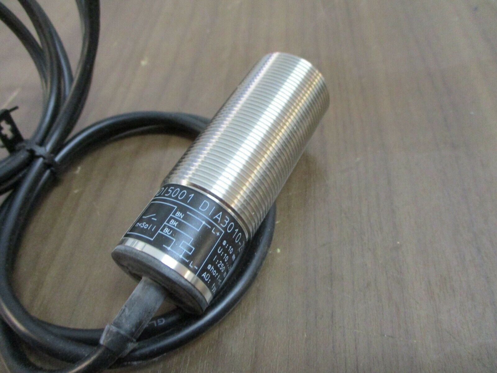 IFM Electronic Ecomat 200 Proximity Sensor DI5001 New Surplus