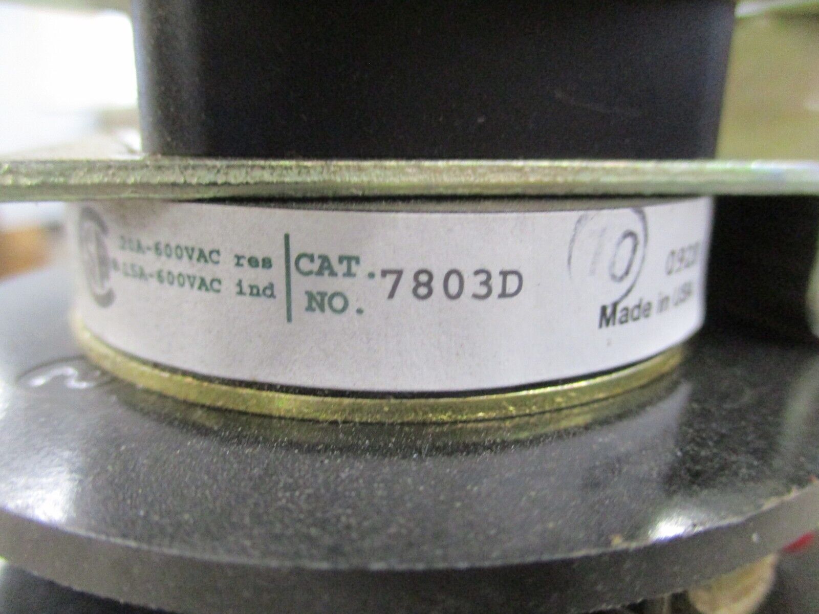 Electroswitch Lock-out Relay Rotary Switch 7803D Ser. 24 125VDC Used