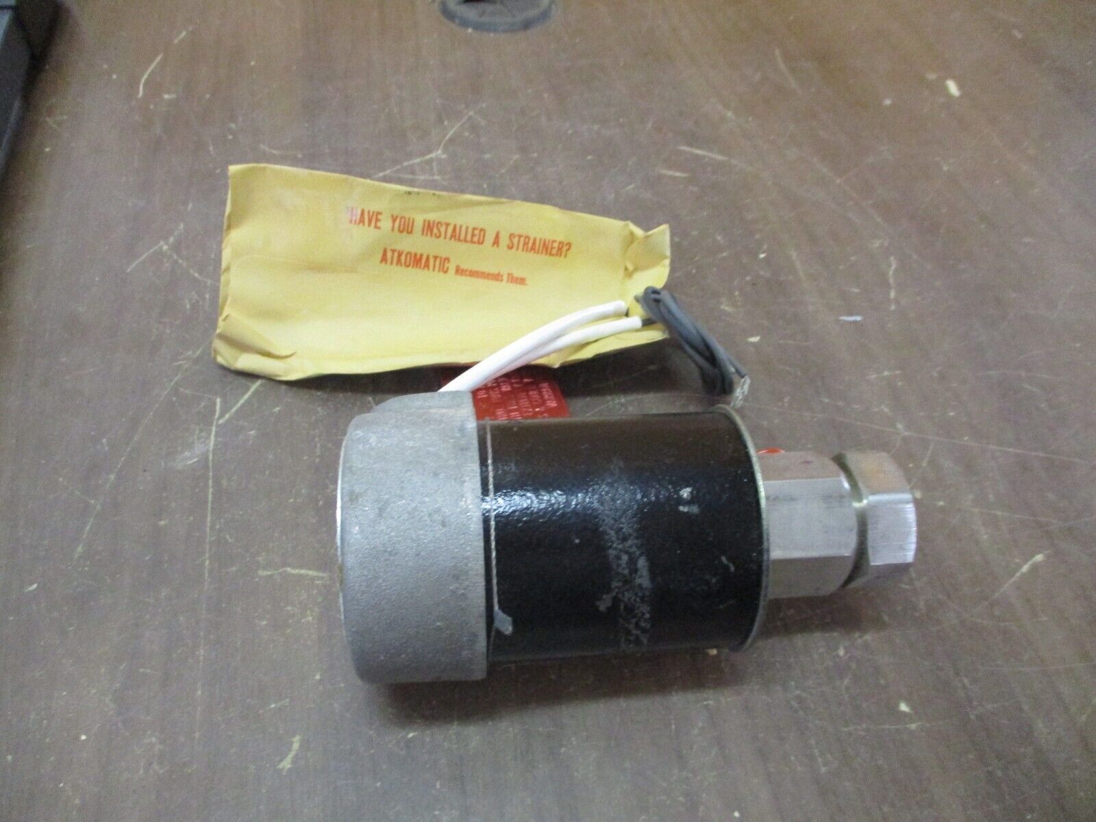 Atkomatic Valve Co. Solenoid Valve 1102 115V 60Hz 1/4" Used
