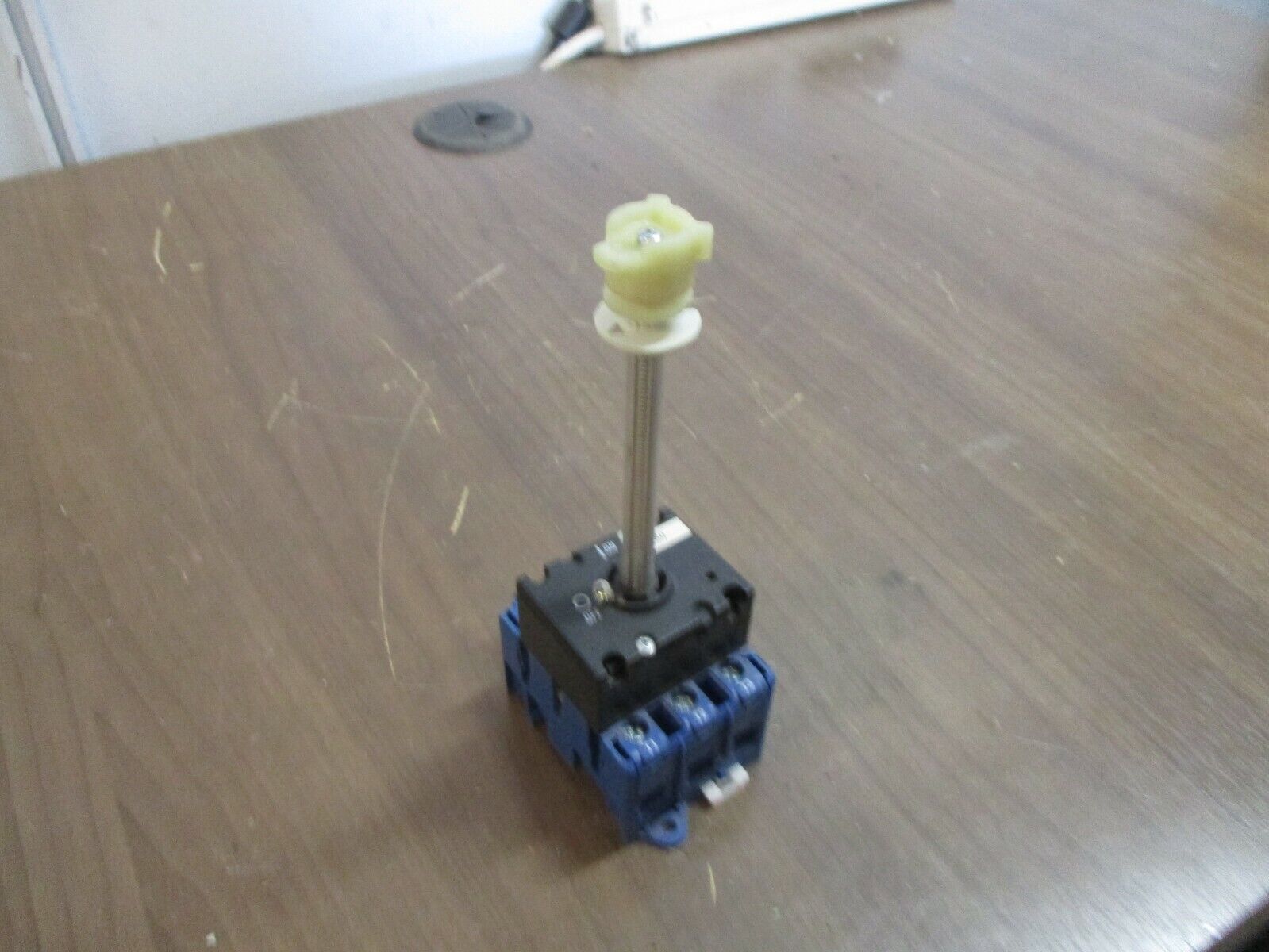 Kraus & Naimer Disconnect Switch KG64 60A 600V *No Handle* *No Terminal Covers*