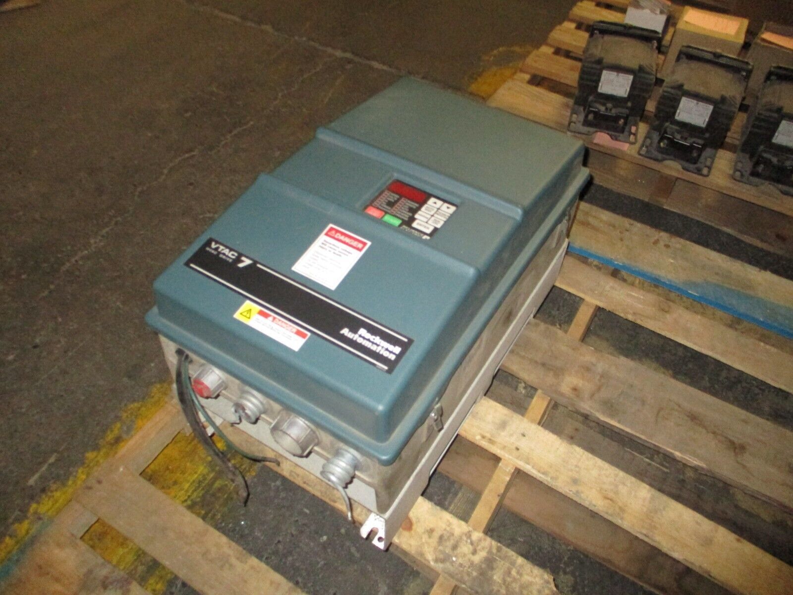 Rockwell Automation VTAC7 AC Drive 40H4260 40HP 3Ph Type 12 Enclosure Used