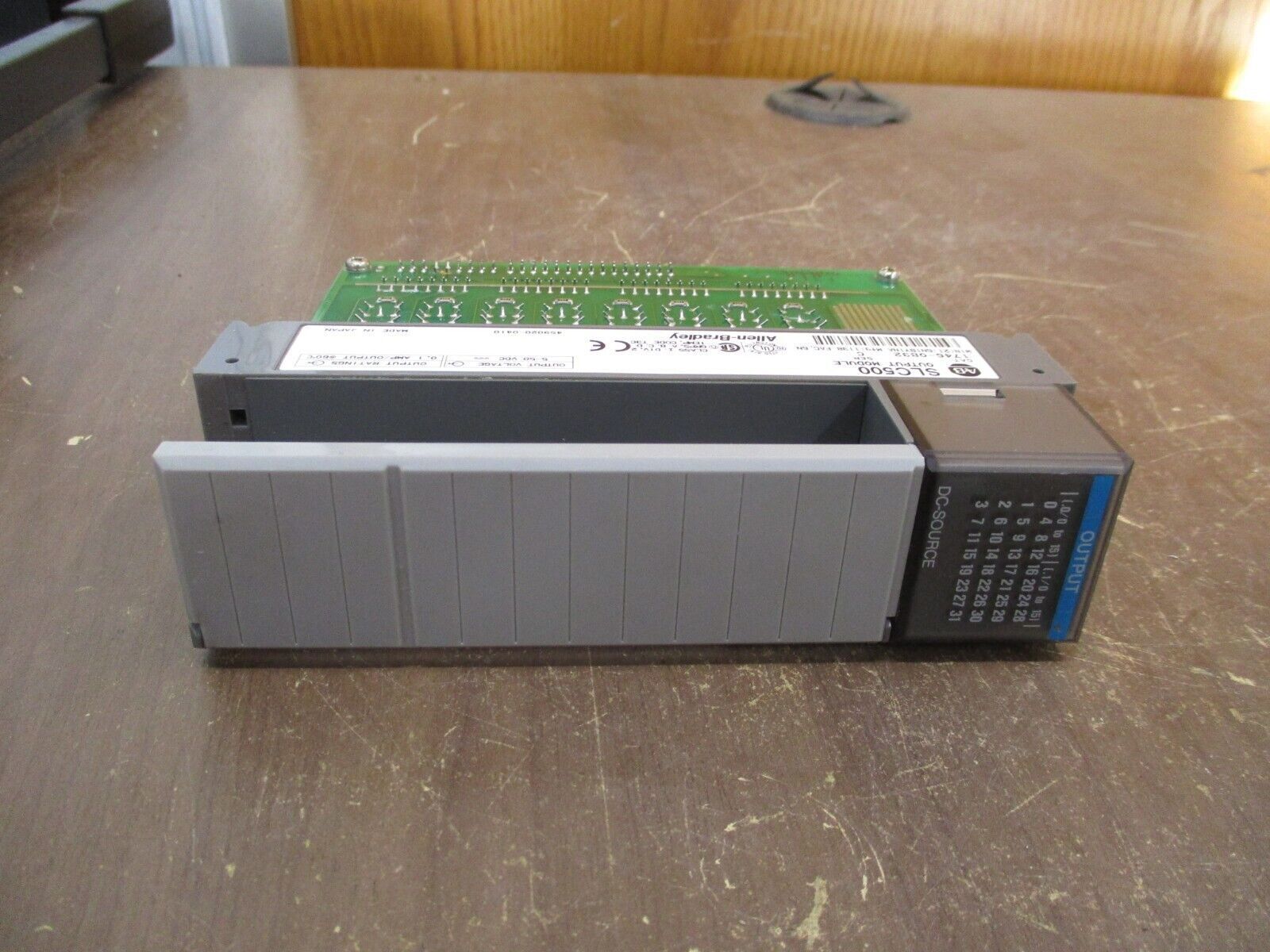 Allen-Bradley SLC500 Output Module 1746-OB32 Ser. C Used