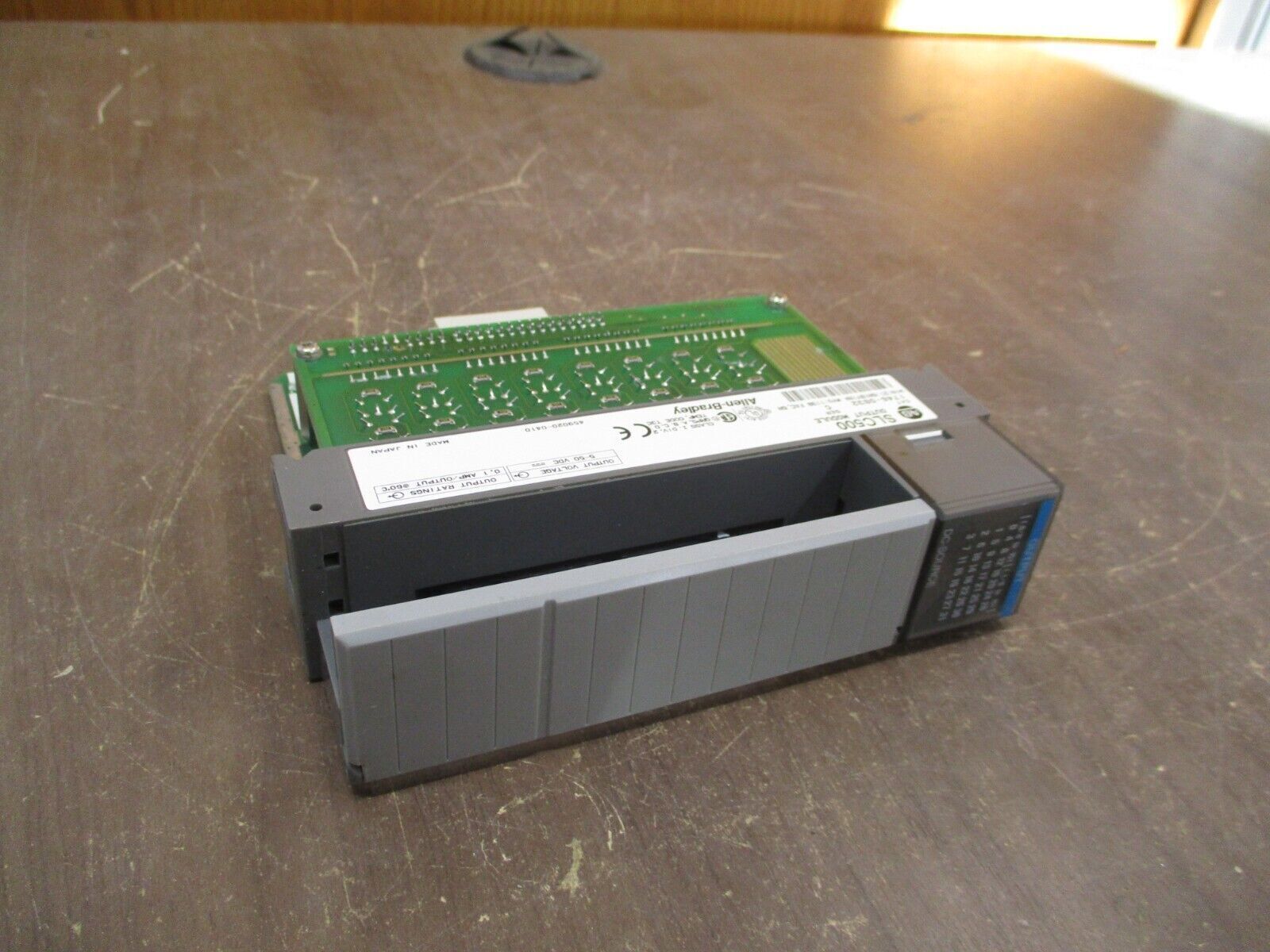 Allen-Bradley SLC500 Output Module 1746-OB32 Ser. C Used