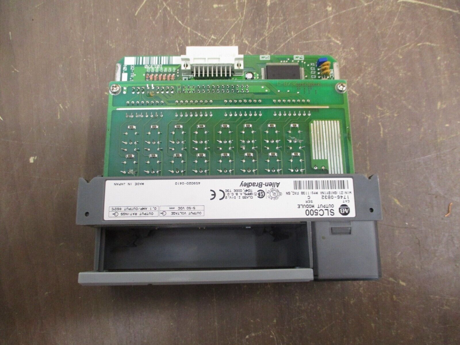 Allen-Bradley SLC500 Output Module 1746-OB32 Ser. C Used
