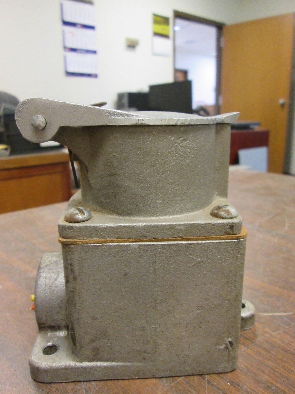 Pyle-National Receptacle w/ Base 321-R 30A 3P 4W 600VAC Used