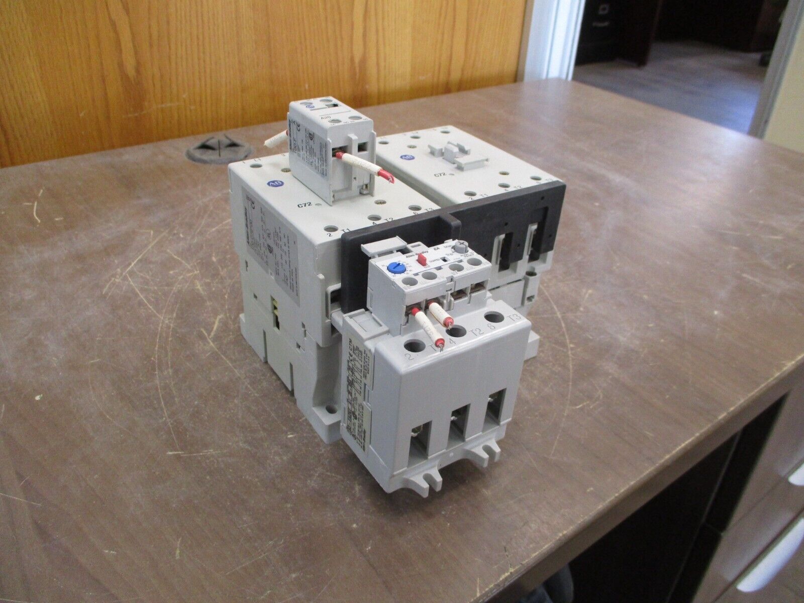 Allen-Bradley Reversing Starter 100-C72*00 / 193-EA2KE 120V Coil Trip: 26-85A