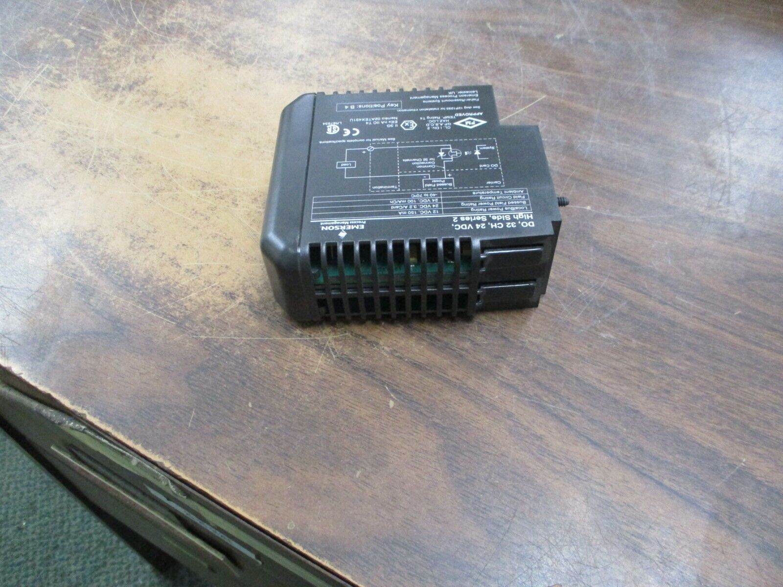Emerson KJ3204X1-BA1 High Side, Series 2 Digital Output Module 12P3275X022 Used