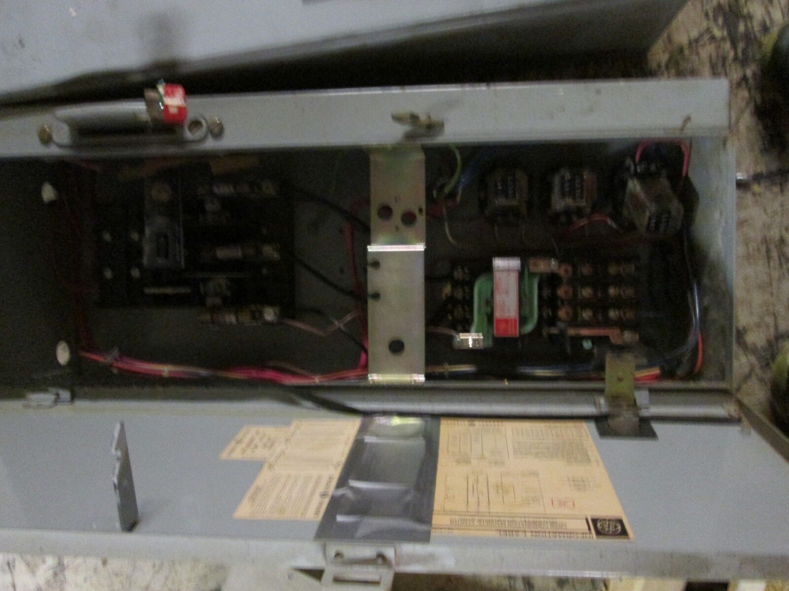 General Electric Size 0 Combination, CR208B100BCA, Fusible, 600V, 18A Used