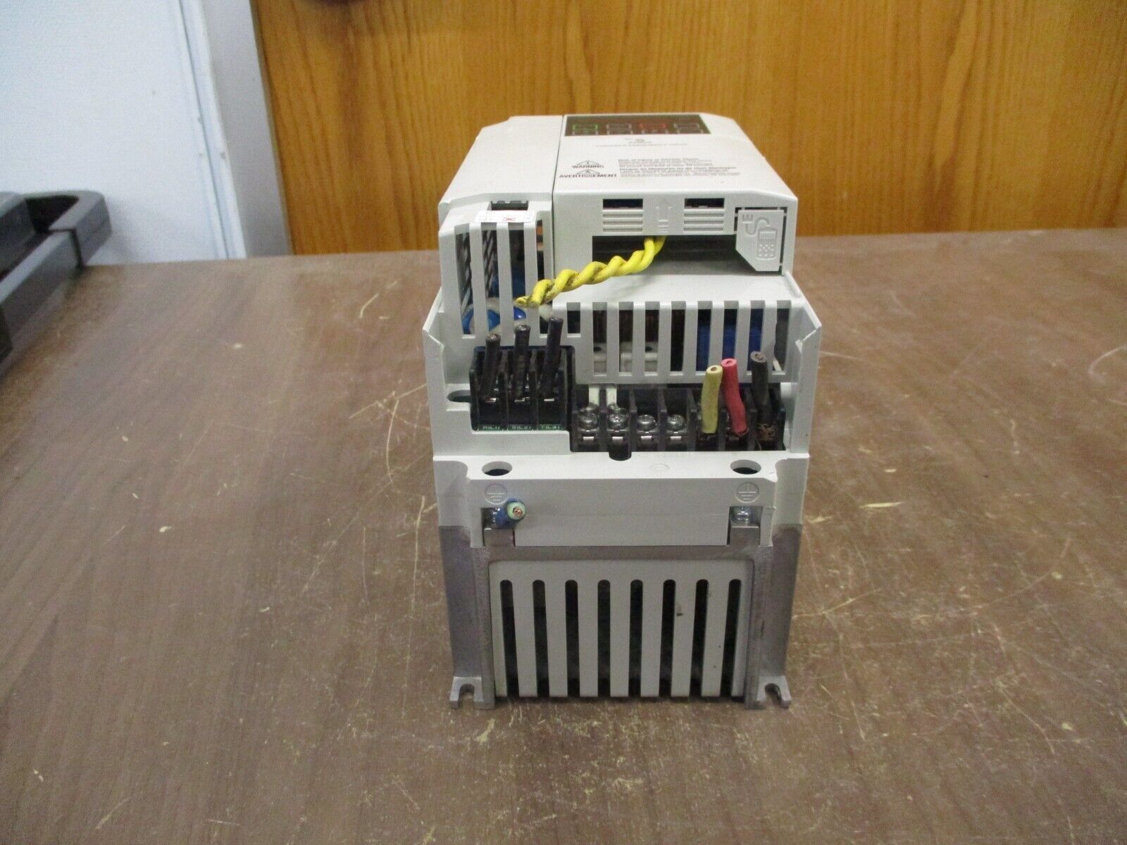 Benshaw RSi Series AC Drive RSi-003-SS-4C 3HP 3Ph *No Terminal Cover* Used