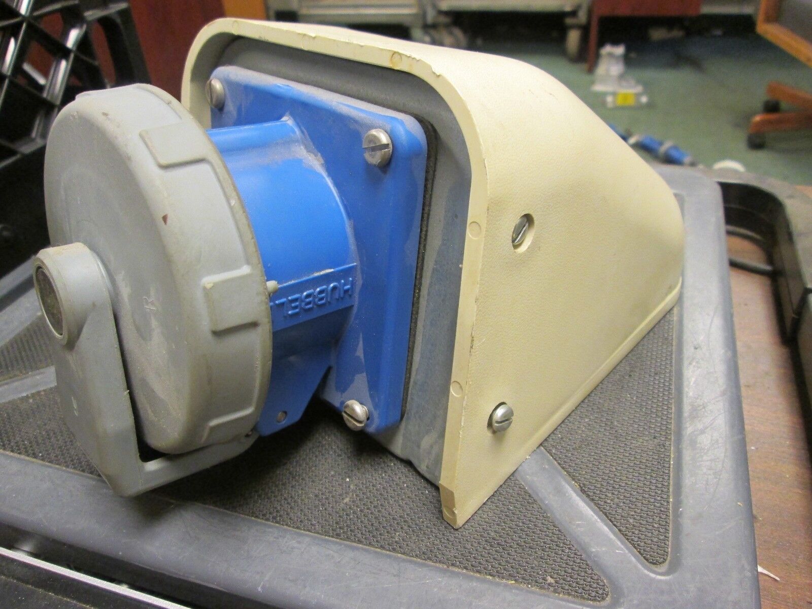 Hubbell Receptacle w/ Plastic Base 330R6W 30A 250VAC 2P 3W Used