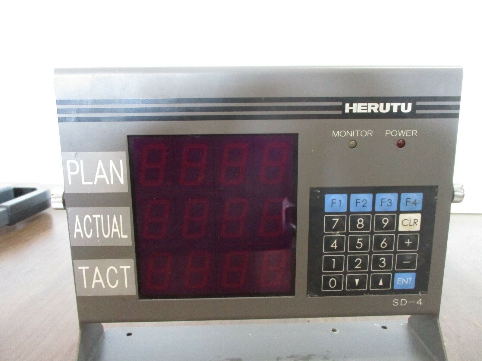 Herutu Compact Production Control Indicator SD-4 12 VDC Used