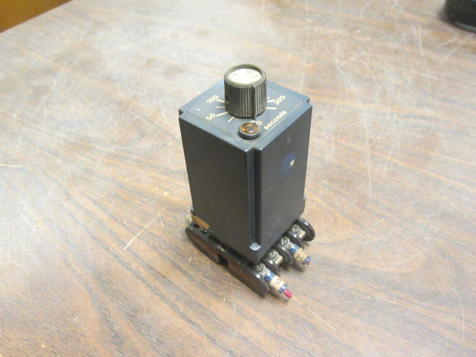 ATC Time Delay Relay 319 120/240VAC 5A Range: 0-300sec Used