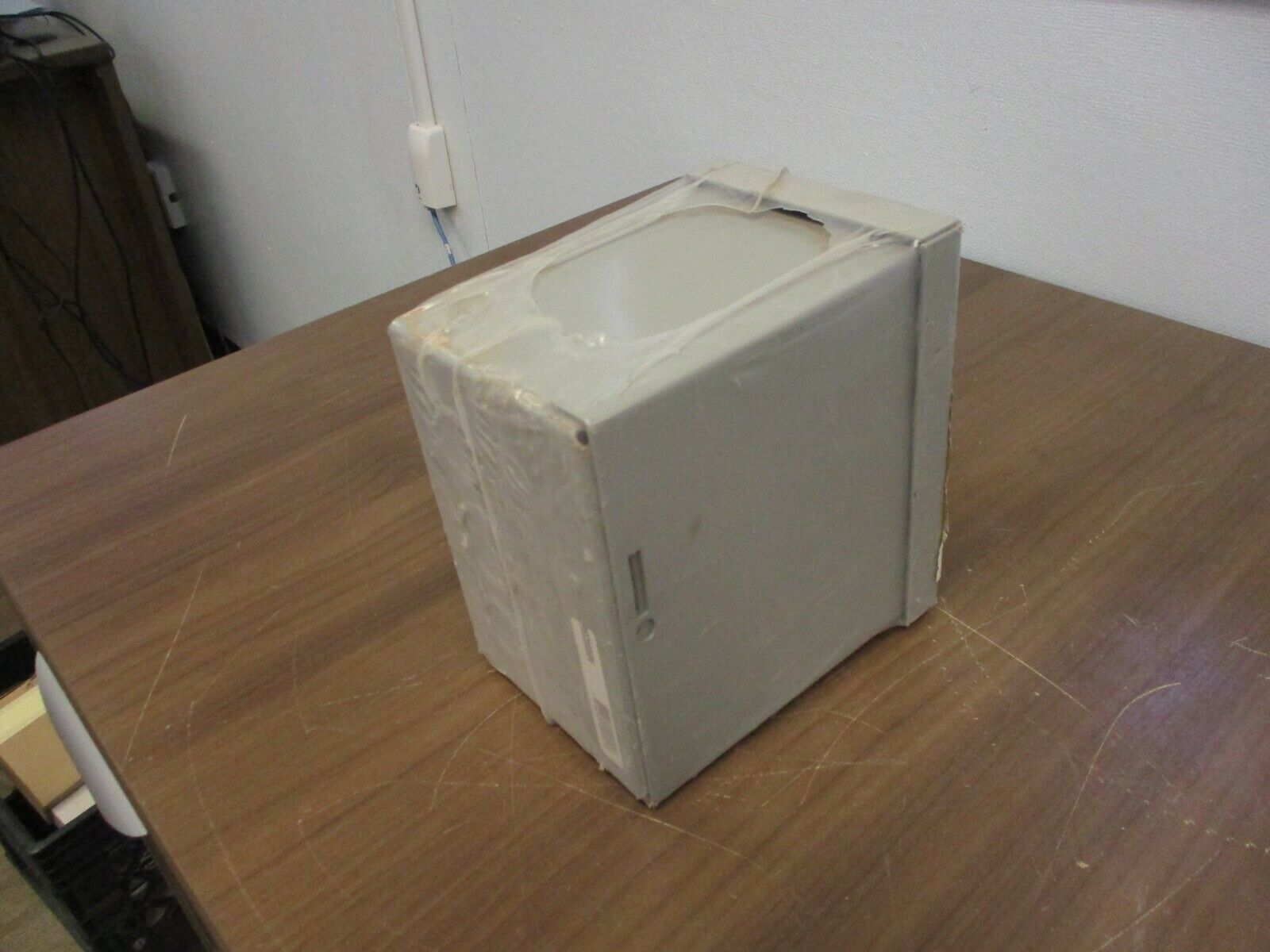 Hubbell Wiegmann Enclosure C060604 Size: 6x6x4" New Surplus