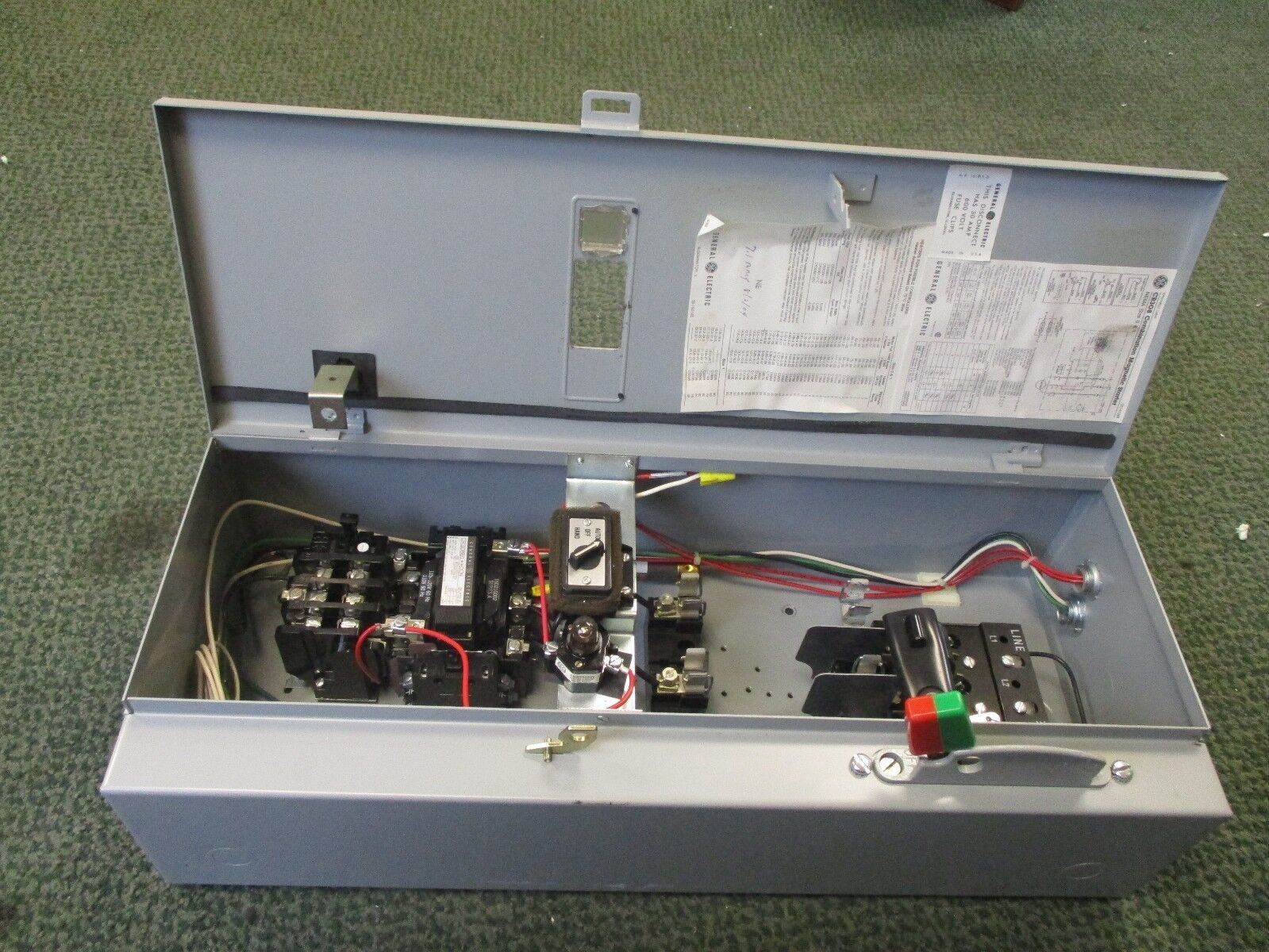 GE Fusible Size 0 Combination CR08B1**DCN 115-120V Coil "No Heaters" Used