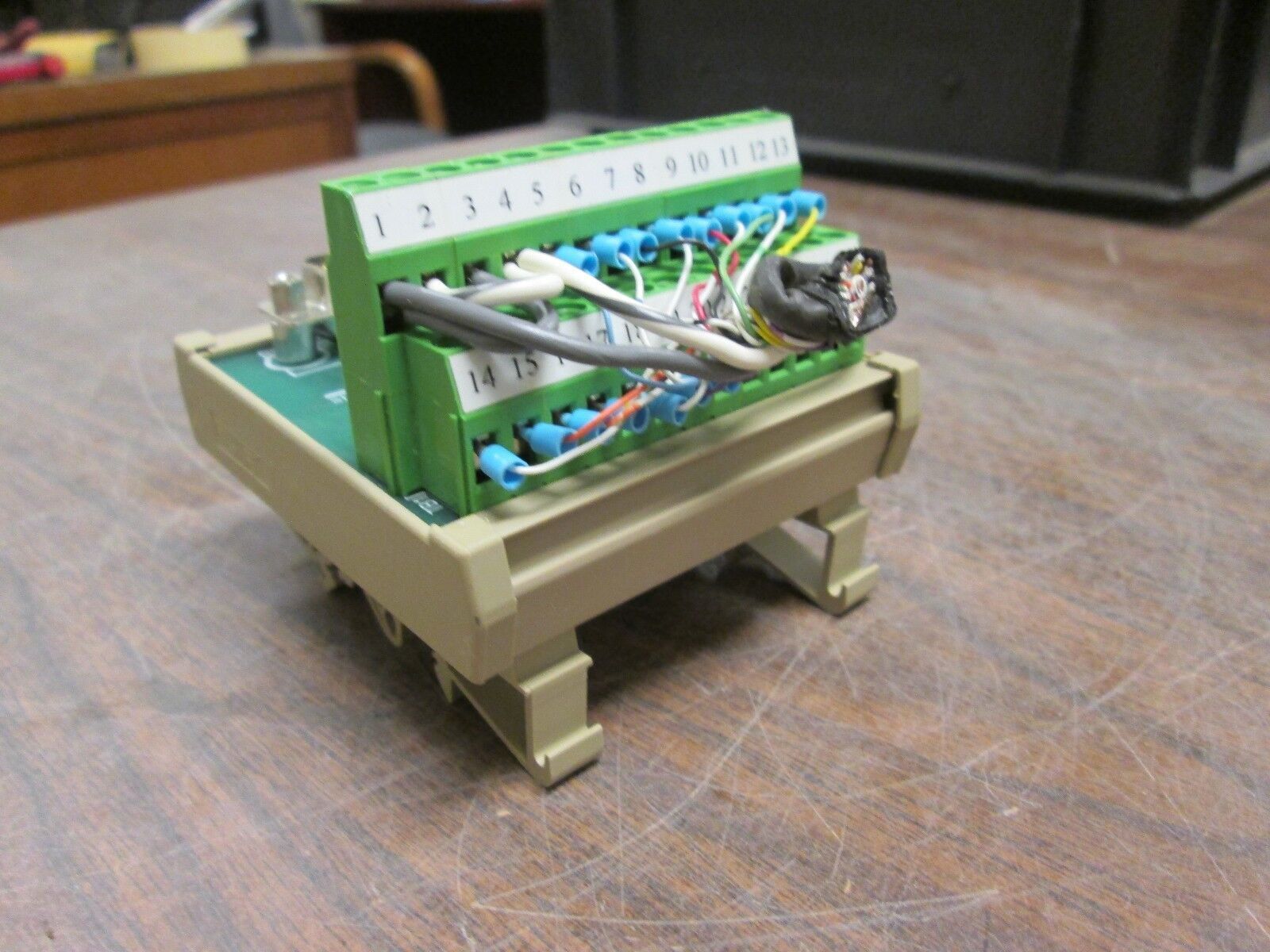 Amphenol Connector Terminal 20-51043 Used