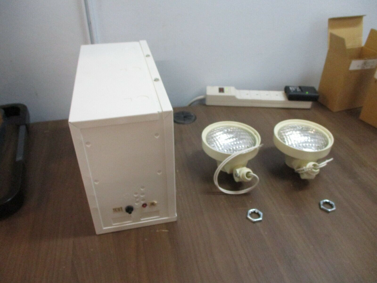 Holophane Emergency Light Unit C4CT100WWE2 100W 12V (2) White Lights New Surplus