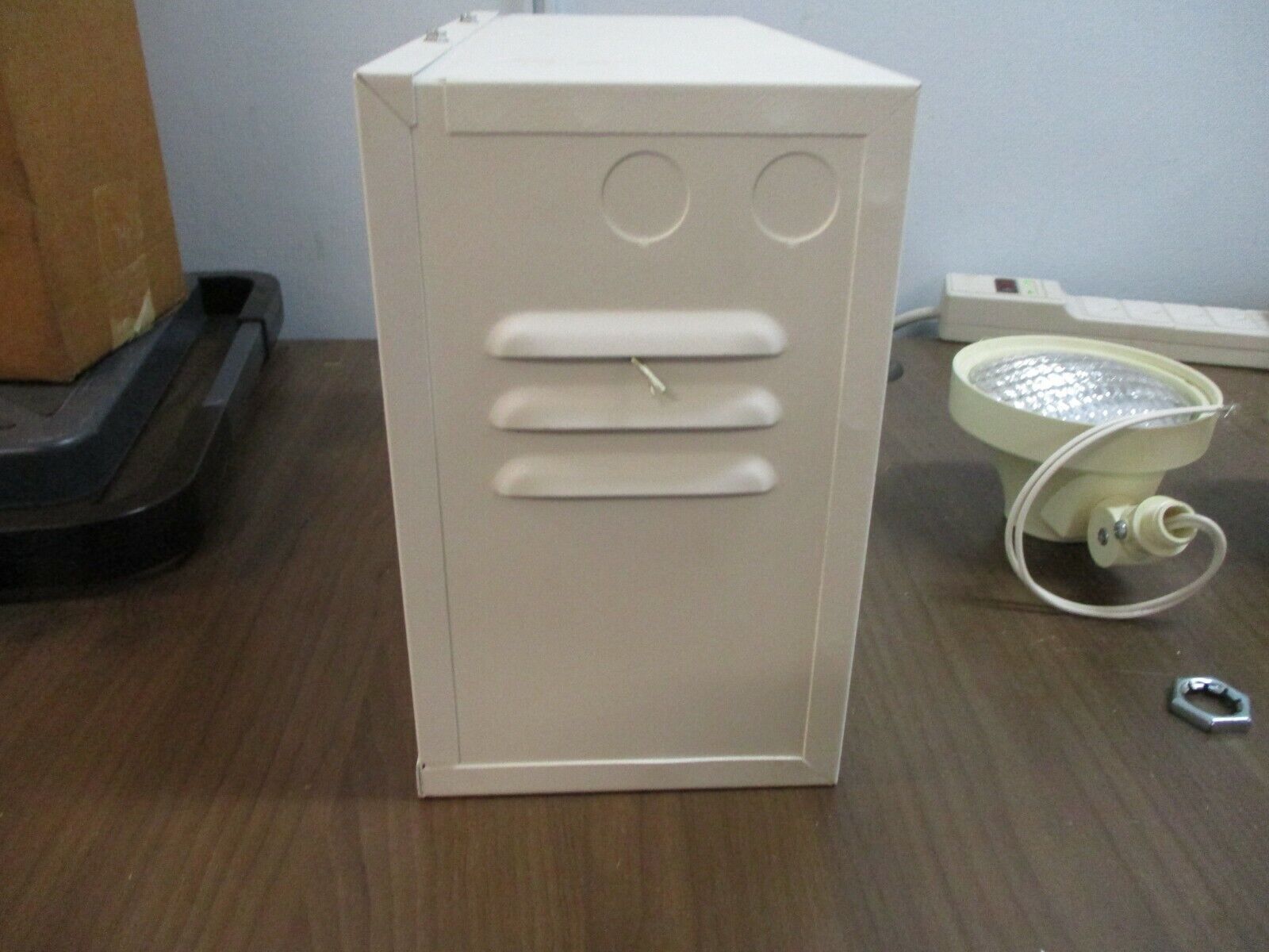 Holophane Emergency Light Unit C4CT100WWE2 100W 12V (2) White Lights New Surplus