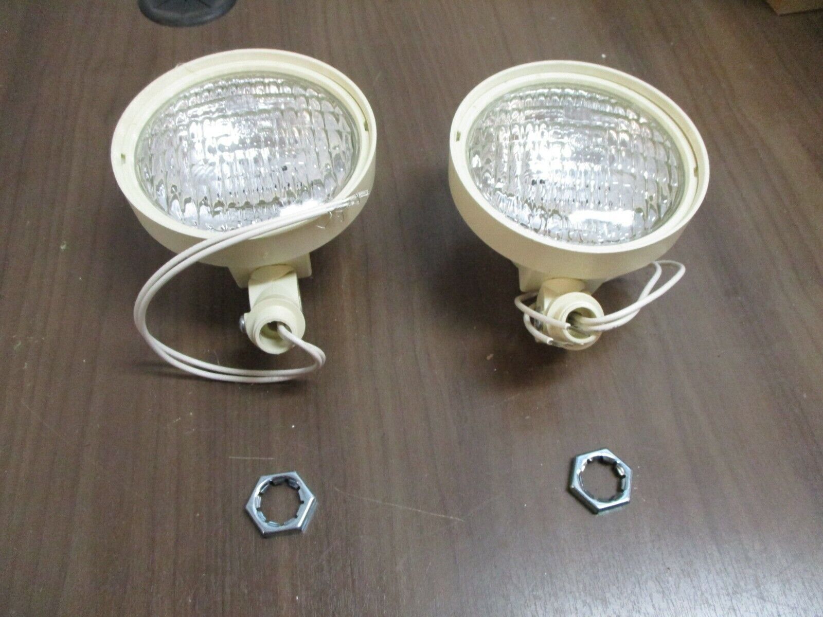 Holophane Emergency Light Unit C4CT100WWE2 100W 12V (2) White Lights New Surplus